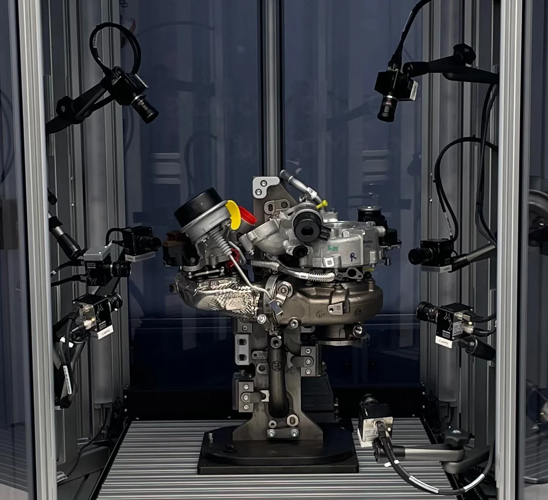 QBIC Turbo: Turbolader in der Multikamera-Prüfzelle