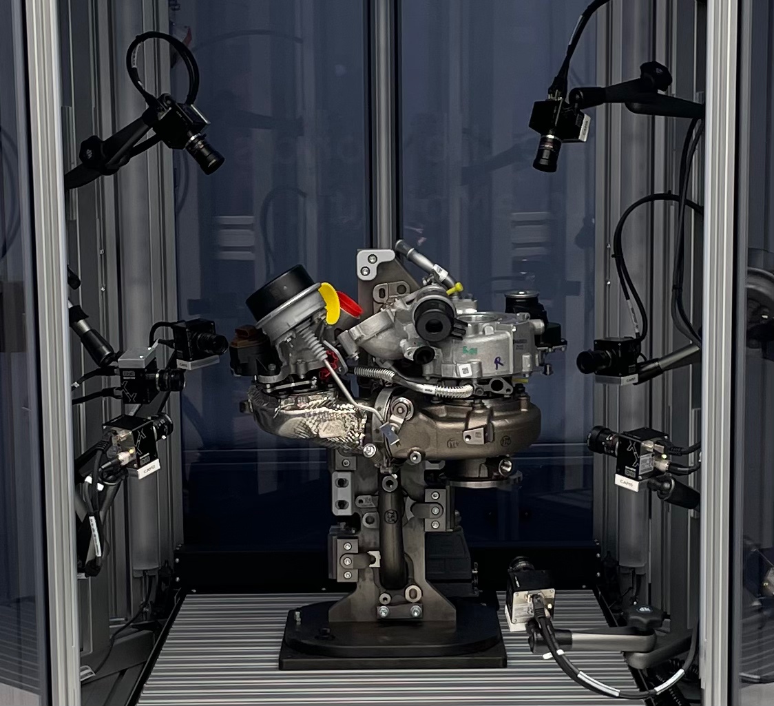 QBIC Turbo: Turbolader in der Multikamera-Prüfzelle
